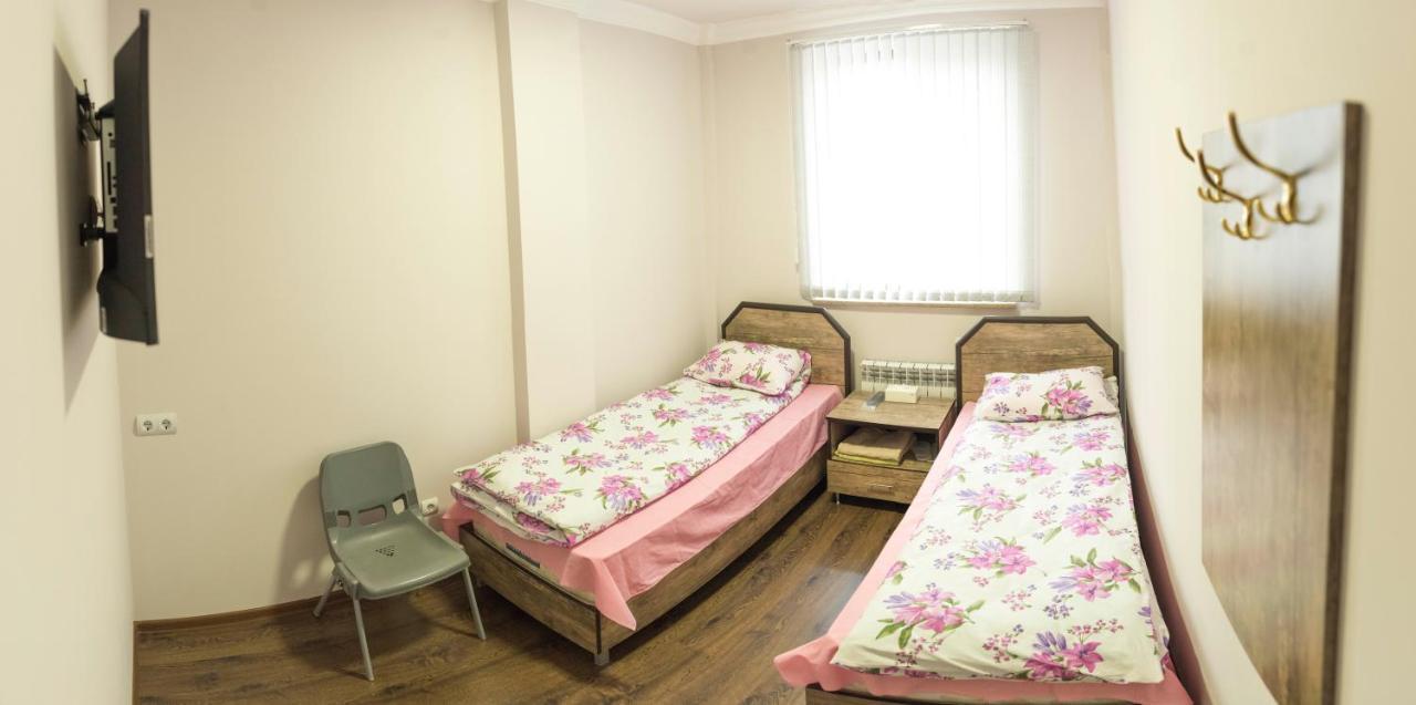 Hotel Amaras 耶烈万 外观 照片